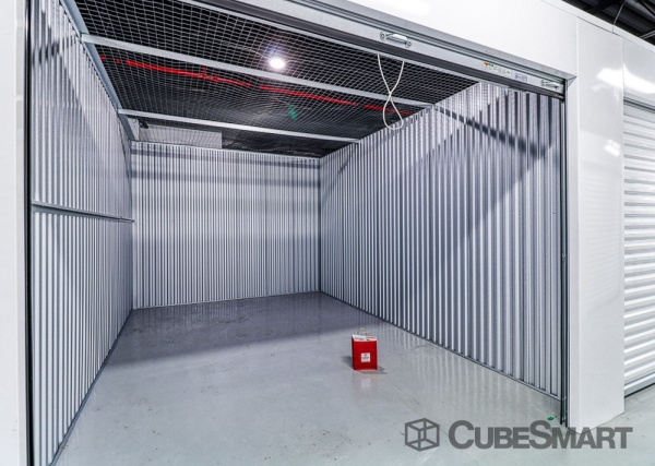 Facility photo: //images.sparefoot.com/medium/218726687f4d5492258.jpg