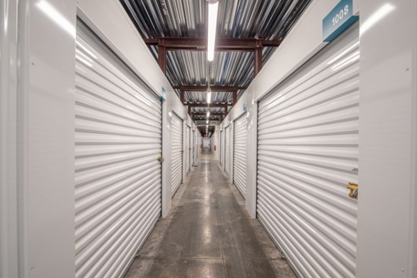 Facility photo: //images.sparefoot.com/medium/218727687b9b4a30522.jpg