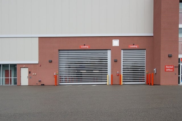 Facility photo: //images.sparefoot.com/medium/218728696504c6a2c4d.jpg