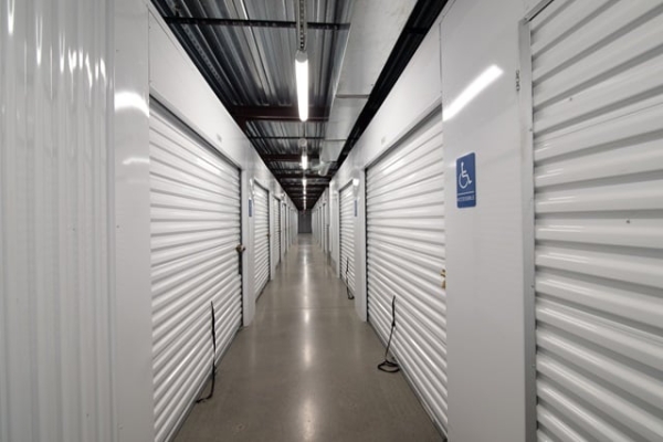 Facility photo: //images.sparefoot.com/medium/21872869f4a824d7a38.jpg