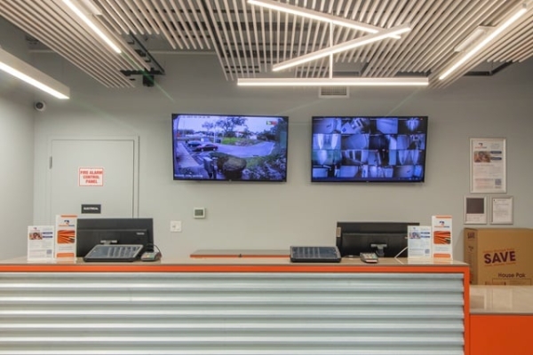 Facility photo: //images.sparefoot.com/medium/2187306878f511d2c6b.jpg
