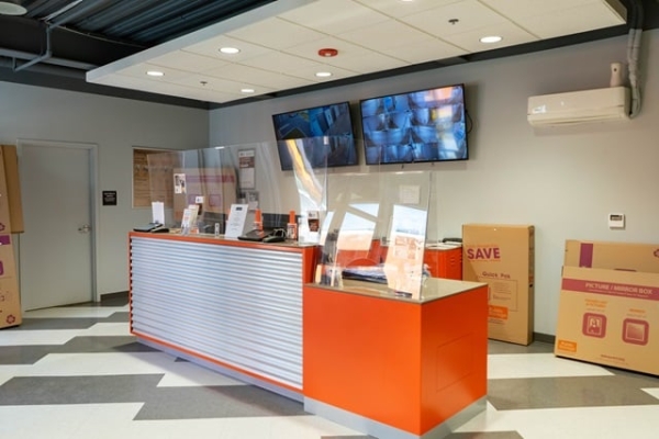 Facility photo: //images.sparefoot.com/medium/2187316878f68826715.jpg