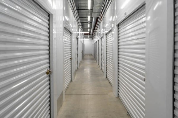 Facility photo: //images.sparefoot.com/medium/218732688382104ebb5.jpg