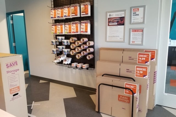 Facility photo: //images.sparefoot.com/medium/218733690769f995b81.jpg