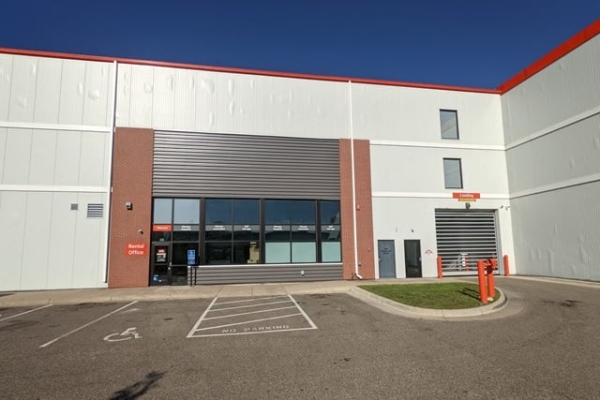 Facility photo: //images.sparefoot.com/medium/218734688e0f6c53c6d.jpg