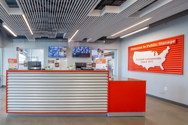 Facility photo: //images.sparefoot.com/medium/218735687e3c46ec05c.jpg