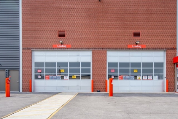Facility photo: //images.sparefoot.com/medium/218735687e3c4803143.jpg