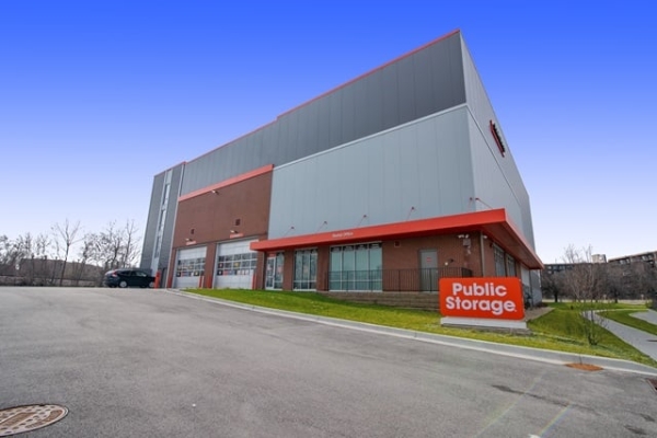 Facility photo: //images.sparefoot.com/medium/21873569f5fa9fa3cf9.jpg