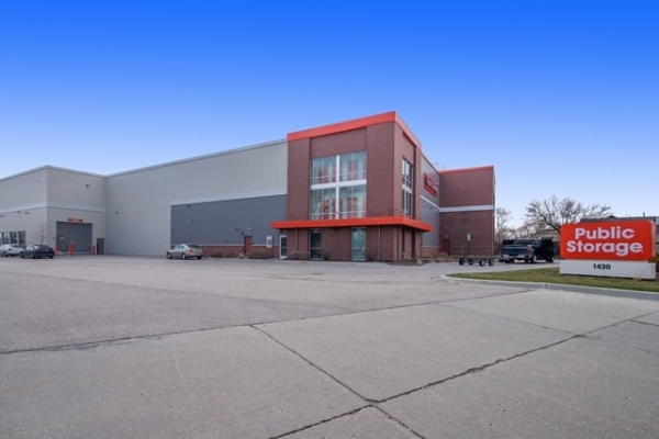 Facility photo: //images.sparefoot.com/medium/2187366a071ed12d89f.jpg