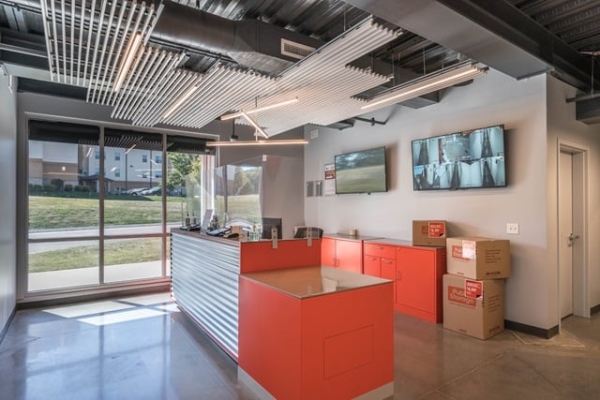 Facility photo: //images.sparefoot.com/medium/218740688e1017a0b05.jpg