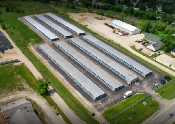 Facility photo: //images.sparefoot.com/medium/2187555fd37252eb6da.jpg