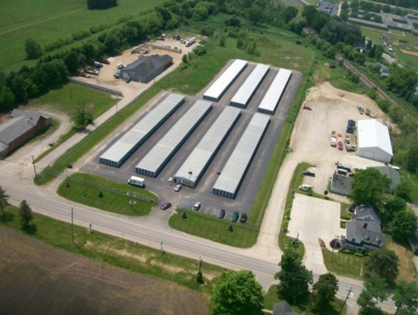 Facility photo: //images.sparefoot.com/medium/2187555fd372542668b.jpg