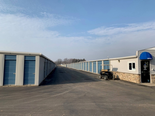 Facility photo: //images.sparefoot.com/medium/2187555fd3c124aec1f.jpg