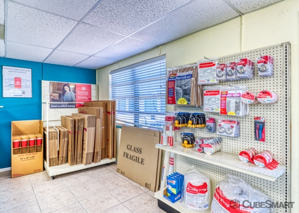 Storage Units at CubeSmart Self Storage - FL N Fort Myers Littleton Rd - 8330 Littleton Road