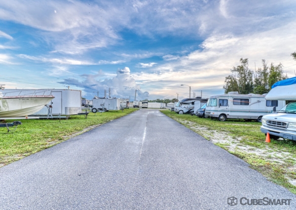 Storage Units at CubeSmart Self Storage - FL N Fort Myers Littleton Rd - 8330 Littleton Road