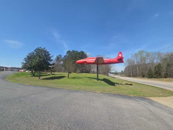 Facility photo: //images.sparefoot.com/medium/2188726a0b836d5b41b.jpg