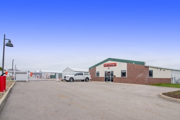 Facility photo: //images.sparefoot.com/medium/2188816925b8aac5e07.jpg