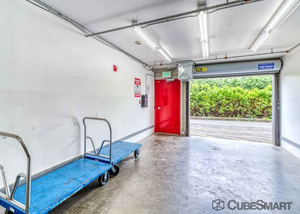 Facility photo: //images.sparefoot.com/medium/218883688f2ac9e0394.jpg
