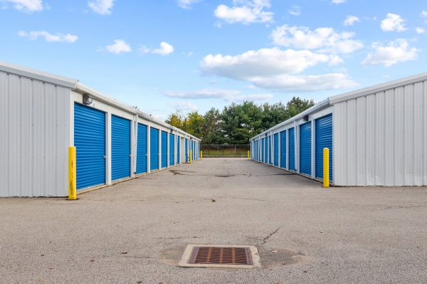 Facility photo: //images.sparefoot.com/medium/218900689638d888e82.jpg