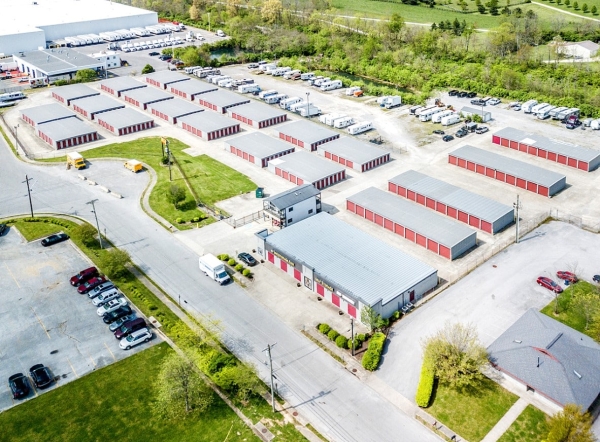 Facility photo: //images.sparefoot.com/medium/218905689c98be2327e.jpg