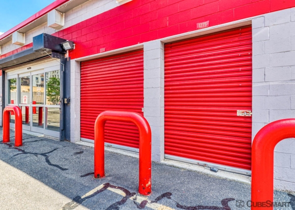 Facility photo: //images.sparefoot.com/medium/218927691eed71d8a68.jpg