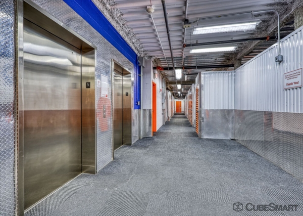 Facility photo: //images.sparefoot.com/medium/2189286a364d7f534e5.jpg