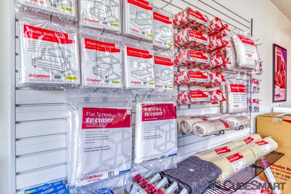 Facility photo: //images.sparefoot.com/medium/218935691443a07c8f9.jpg