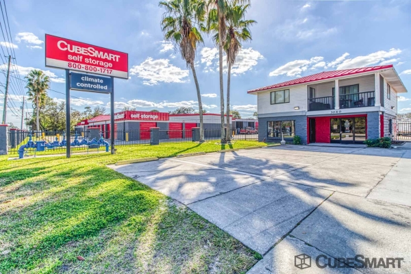 Storage Units at CubeSmart Self Storage - FL Orlando South Goldenrod Road - 3040 South Goldenrod Road