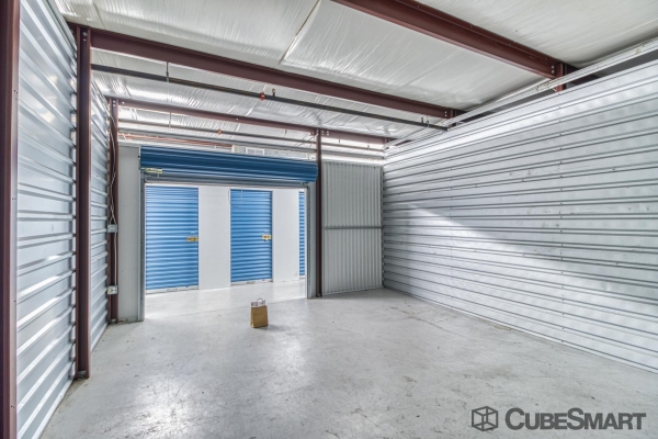 Storage Units at CubeSmart Self Storage - FL Orlando South Goldenrod Road - 3040 South Goldenrod Road