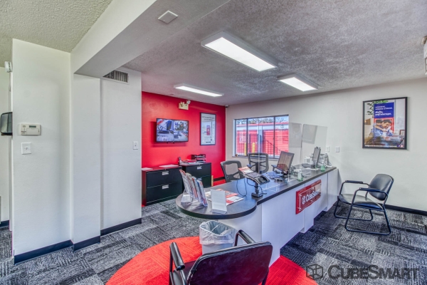 Storage Units at CubeSmart Self Storage - FL Orlando South Goldenrod Road - 3040 South Goldenrod Road