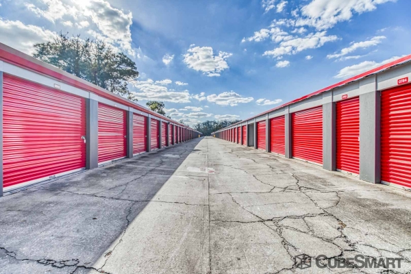 Storage Units at CubeSmart Self Storage - FL Orlando South Goldenrod Road - 3040 South Goldenrod Road
