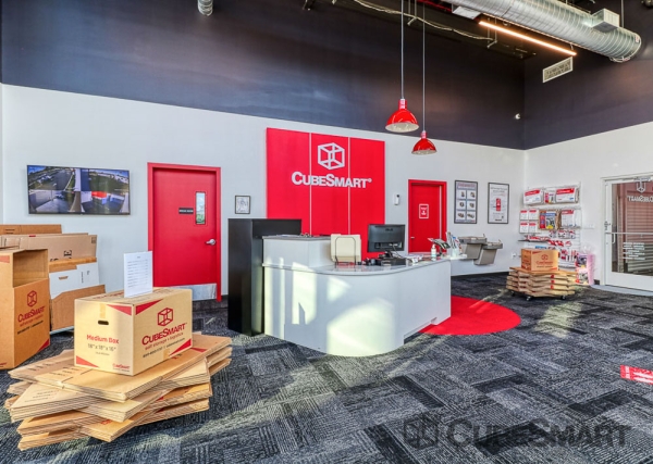 Facility photo: //images.sparefoot.com/medium/218938688348227549f.jpg