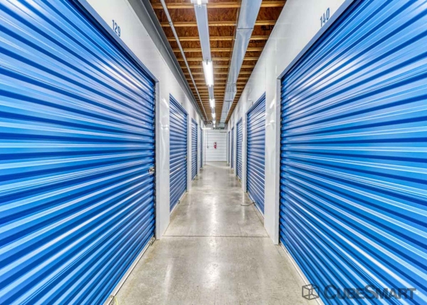 Facility photo: //images.sparefoot.com/medium/21894468809ecb3e8bc.jpg