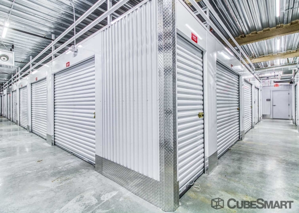 Facility photo: //images.sparefoot.com/medium/219009686f68ca3ae90.jpg