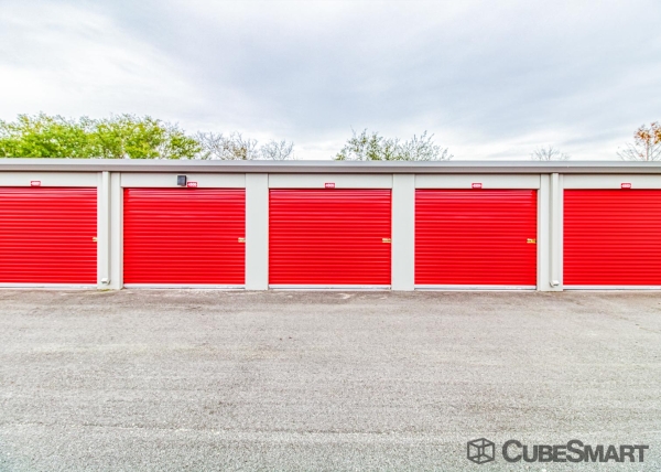 Facility photo: //images.sparefoot.com/medium/219009690311cfecfb9.jpg