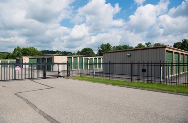 Facility photo: //images.sparefoot.com/medium/2190185ffda95e8594e.jpg