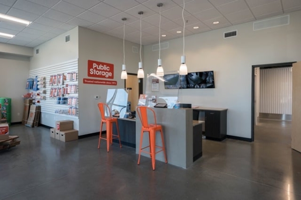 Facility photo: //images.sparefoot.com/medium/219074690608168d745.jpg