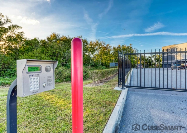 Storage Units at CubeSmart Self Storage - FL Holiday U S Highway 19 - 1539 US Highway 19 Alt