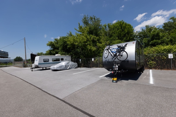 Facility photo: //images.sparefoot.com/medium/219201695ec1b4958b6.jpeg