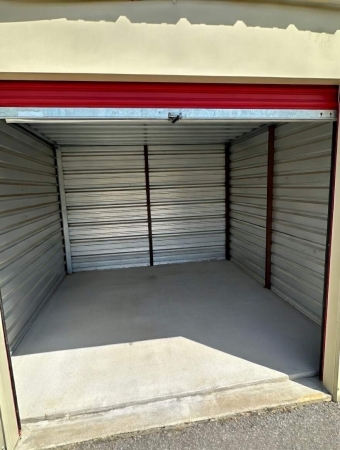 Facility photo: //images.sparefoot.com/medium/2192456a0b34b06f369.jpg