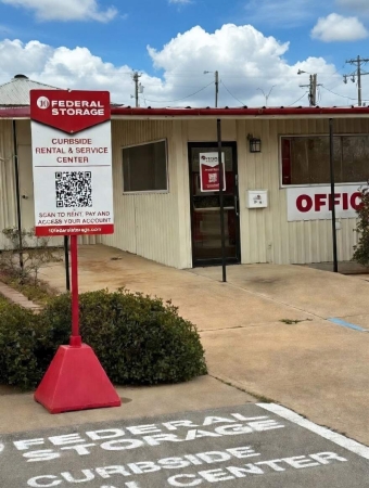 Facility photo: //images.sparefoot.com/medium/2192456a0b34b16fd38.jpg