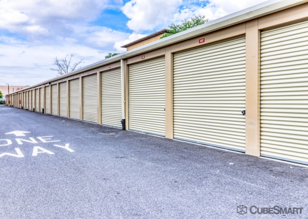 Facility photo: //images.sparefoot.com/medium/2192726883433088a04.jpg