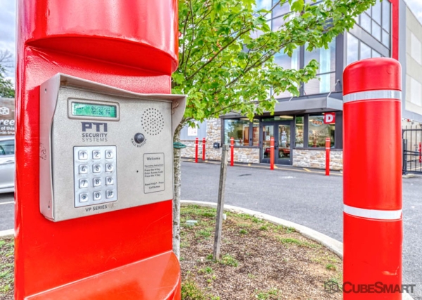 Storage Units at CubeSmart Self Storage - NJ Linden East Linden Avenue - 1940 East Linden Avenue