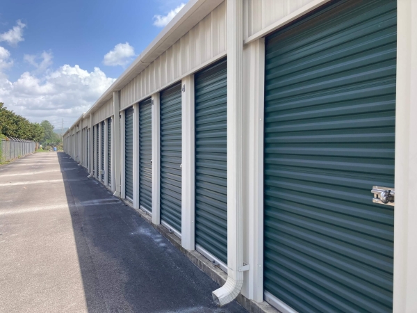 Facility photo: //images.sparefoot.com/medium/219309687ff0e8c85e9.jpg