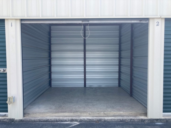 Facility photo: //images.sparefoot.com/medium/219309687ff108159c9.jpg