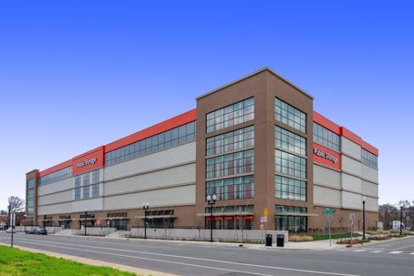 Facility photo: //images.sparefoot.com/medium/219319687a46dd3a431.jpg