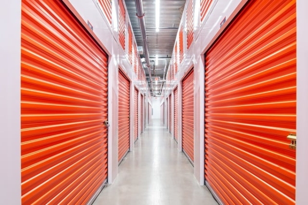 Facility photo: //images.sparefoot.com/medium/219319687a46de115d0.jpg