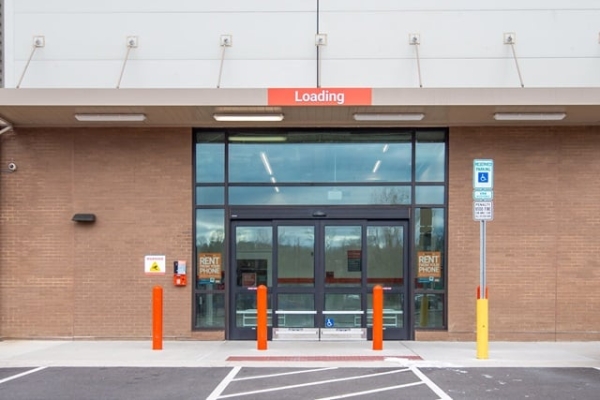 Facility photo: //images.sparefoot.com/medium/219319687a46dfde725.jpg