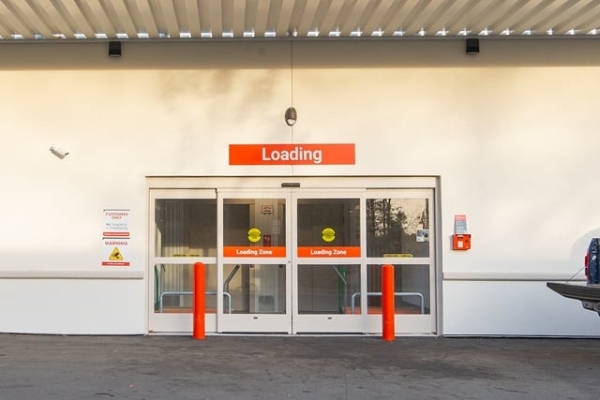 Facility photo: //images.sparefoot.com/medium/21934268adb6e707cdb.jpg