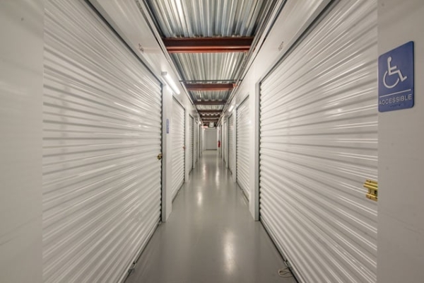 Facility photo: //images.sparefoot.com/medium/2193436877a4a0b76a4.jpg